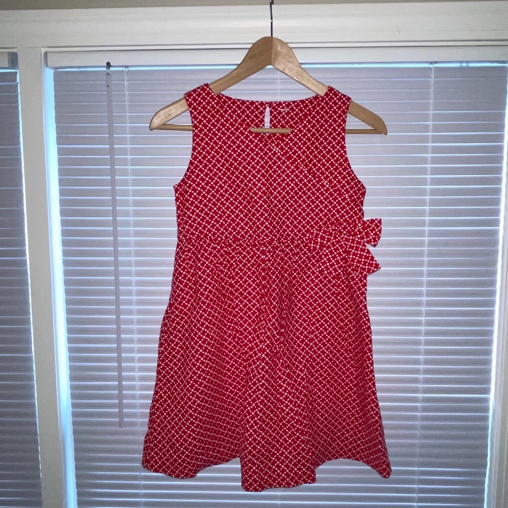 Uniqlo girls dress.  Size 9-10. Excellent used condition. Red and White